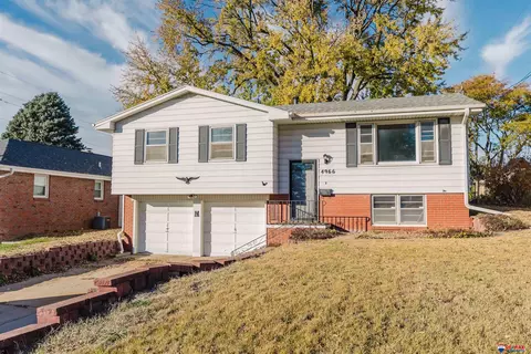 4966 B St, Omaha, NE 68106