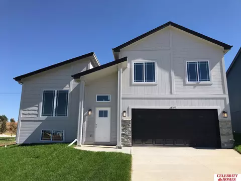 17707 Greenfield St, Omaha, NE 68136