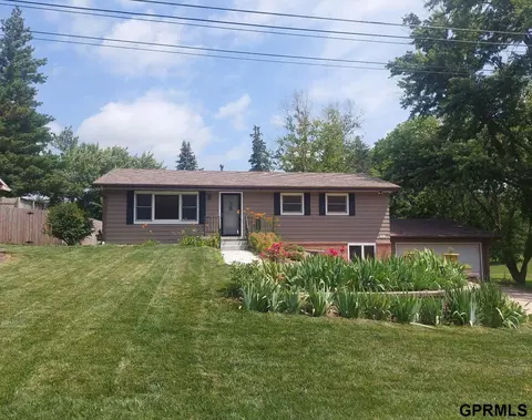 1020 5th St, Friend, NE 68359