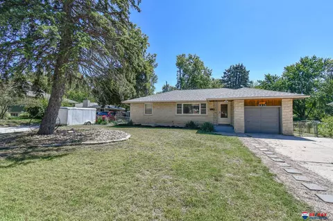 4915 South St, Lincoln, NE 68506