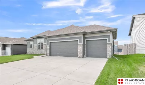 20913 Larimore Ave, Omaha, NE 68022