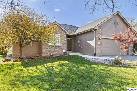 9701 Centennial Rd, La Vista, NE 68128
