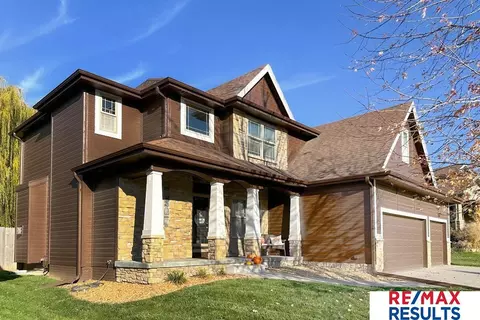 19308 Blaine St, Omaha, NE 68135