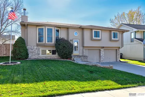 15515 Edna St, Omaha, NE 68138
