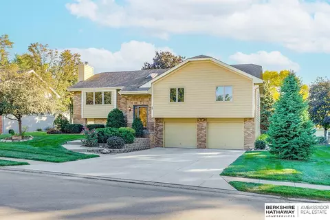 21503 Brentwood Rd, Elkhorn, NE 68022