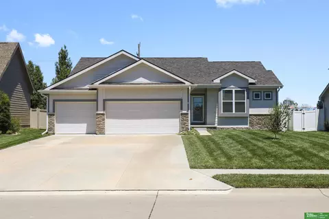 16380 Mormon St, Bennington, NE 68007