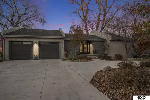 22302 Southshore Dr, Waterloo, NE 68069