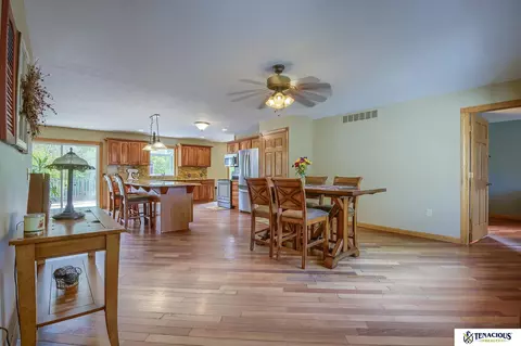 21007 Treasure Island Rd, Plattsmouth, NE 68048