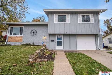 9650 Ruggles St, Omaha, NE 68134