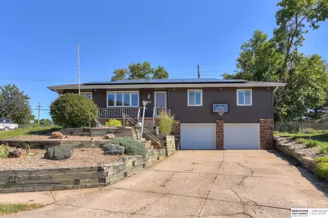13205 Martha Cir, Omaha, NE 68144