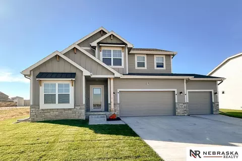 10210 S 109th St, Papillion, NE 68046