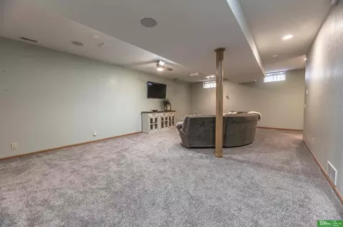 4926 Copper Creek Rd, Omaha, NE 68157 photo 17