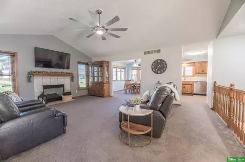 4926 Copper Creek Rd, Omaha, NE 68157 photo 3