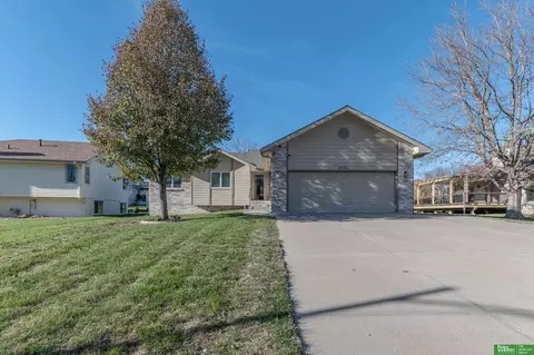 4926 Copper Creek Rd, Omaha, NE 68157