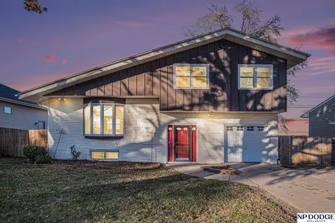 20248 Gateway Rd, Elkhorn, NE 68022