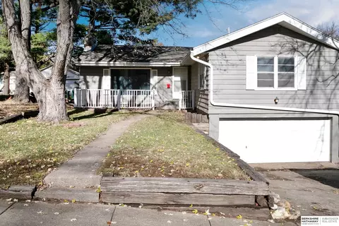 7732 State St, Ralston, NE 68127