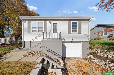 6110 Charles St, Omaha, NE 68132