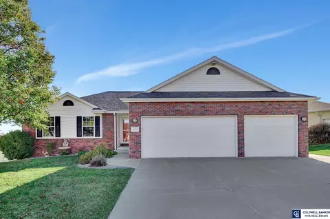 1433 Meadow Lark Ct, Lincoln, NE 68521