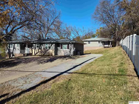 5220 Ames Ave, Omaha, NE 68104