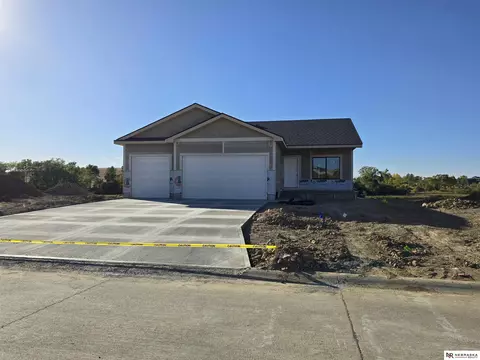 17209 Sophia St, Bennington, NE 68007