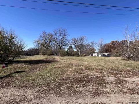 826 N 10 St, Geneva, NE 68361