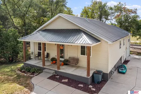 575 Hackberry St, Bennet, NE 68317