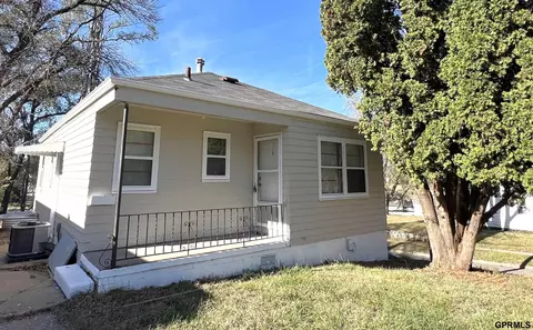 3826 N 36 St, Omaha, NE 68111