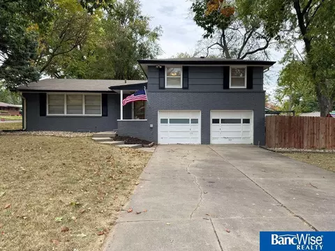 1800 Skyline Dr, Lincoln, NE 68506
