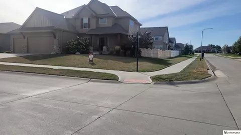 10612 S 190th St, Omaha, NE 68136