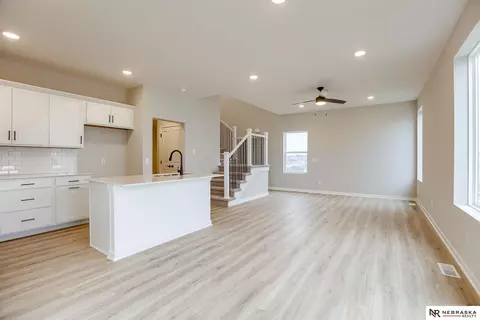 17543 Potter St, Bennington, NE 68007 photo 7