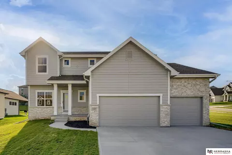 11026 N 169 Ave, Bennington, NE 68007