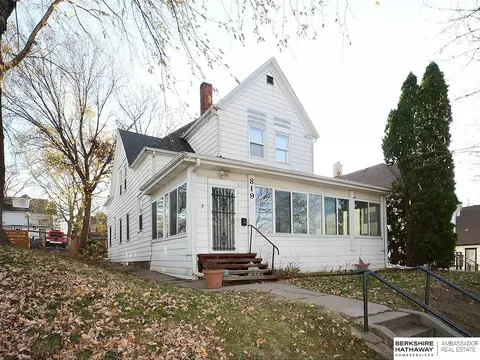 819 N 43 St, Omaha, NE 68131