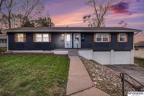 12455 Weir St, Omaha, NE 68137