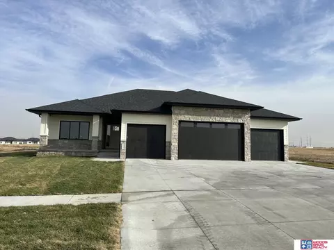10222 S 74th St, Lincoln, NE 68516