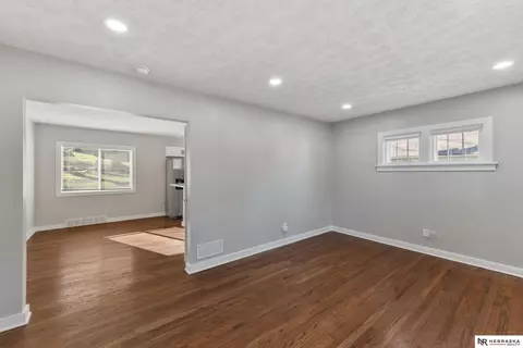 3337 Sprague St, Omaha, NE 68111