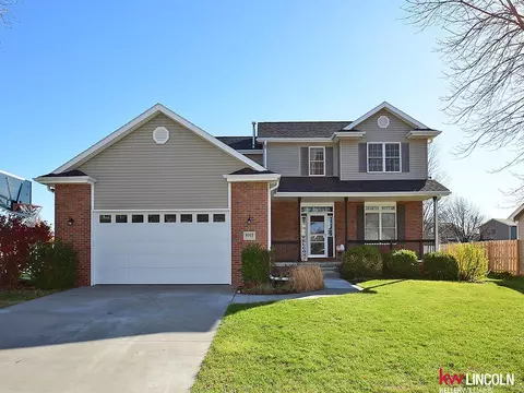 8022 S 34th St, Lincoln, NE 68516