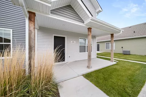 2130 Brandon Ln, Fremont, NE 68025