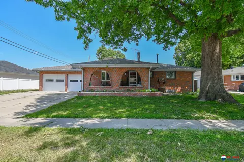 7030 Kearney Ave, Lincoln, NE 68507