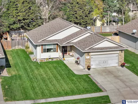 4174 Vermont Ave, Grand Island, NE 68803