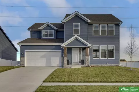 11251 S 114 Ave, Papillion, NE 68046
