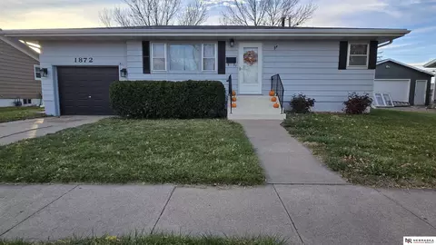 1872 Sunset Ln, Columbus, NE 68601