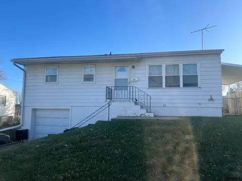 801 W 32nd Ave, Bellevue, NE 68005