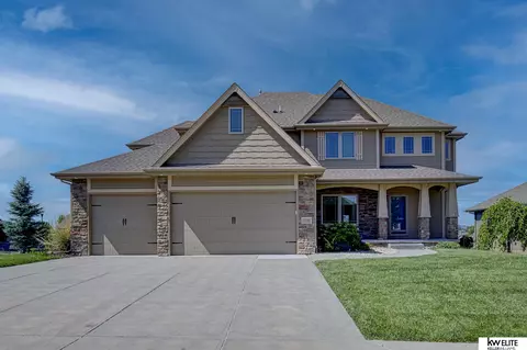 7532 Legacy St, Papillion, NE 68046
