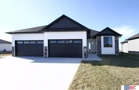 10241 S 77th St, Lincoln, NE 68516