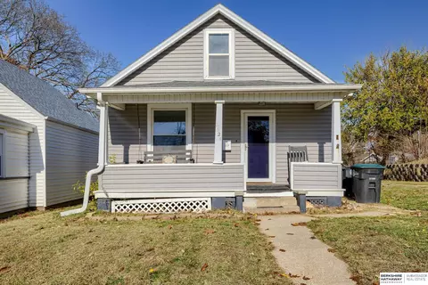 6524 Wirt St, Omaha, NE 68104