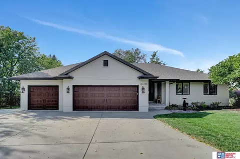 3831 S 83rd Pl, Lincoln, NE 68506