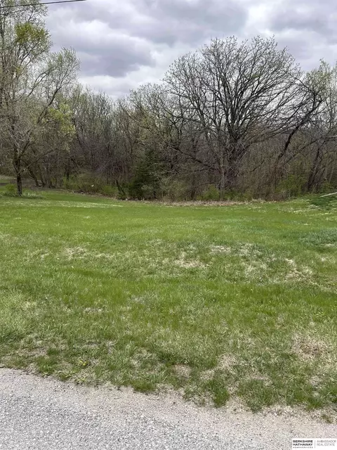 8700 Emerson Rd, Plattsmouth, NE 68048