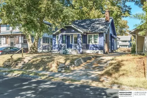 2564 Crown Point Ave, Omaha, NE 68111