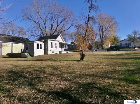 Exterior - 1015 N 5 Th St, Beatrice, NE 68310 photo 13 of 13
