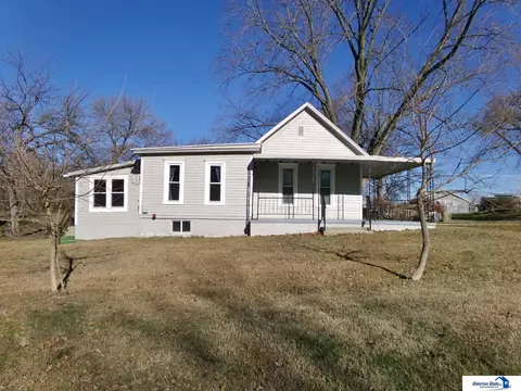Exterior - 1015 N 5 Th St, Beatrice, NE 68310 photo 2 of 13